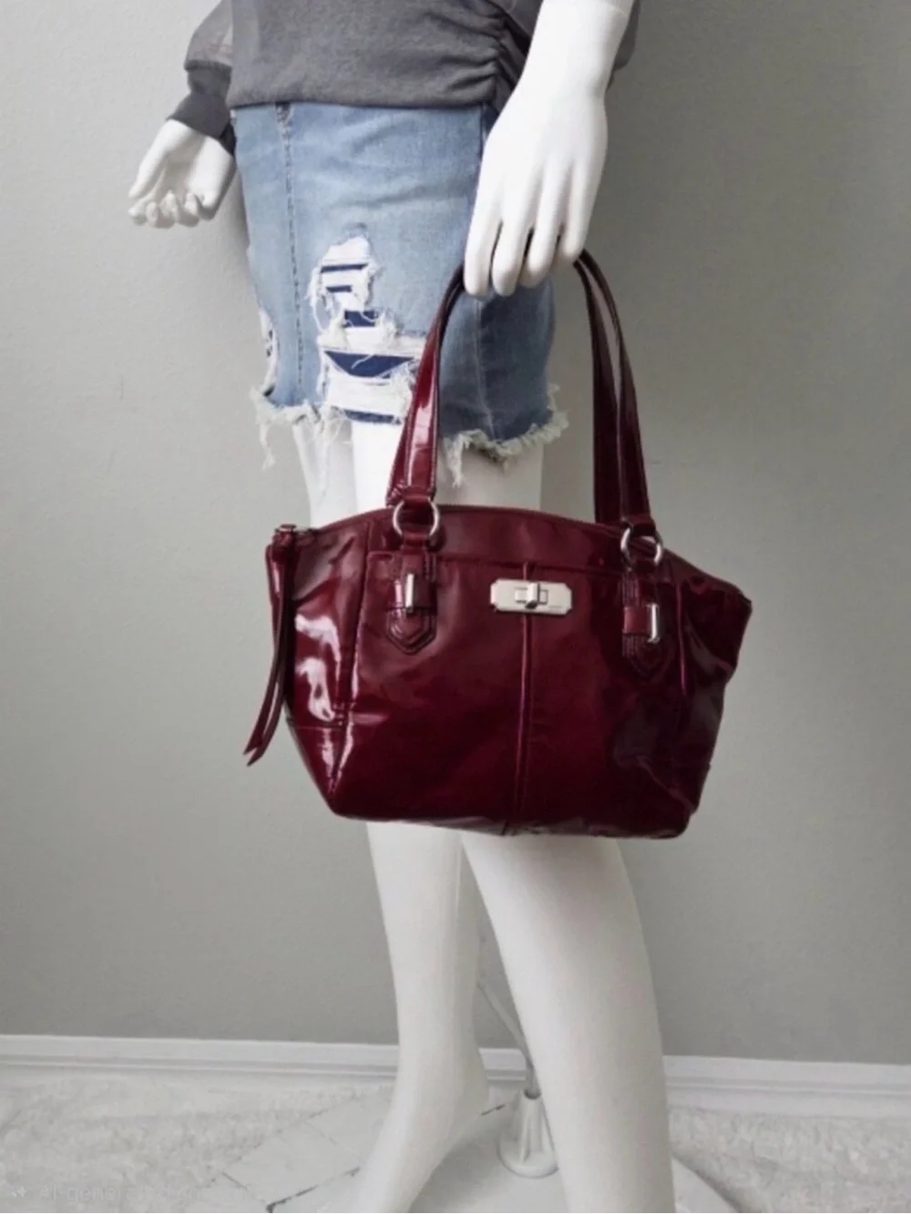 Coach Chelsea Candy Apple Red Patent Leather Satchel Turnlock & Zip Closure